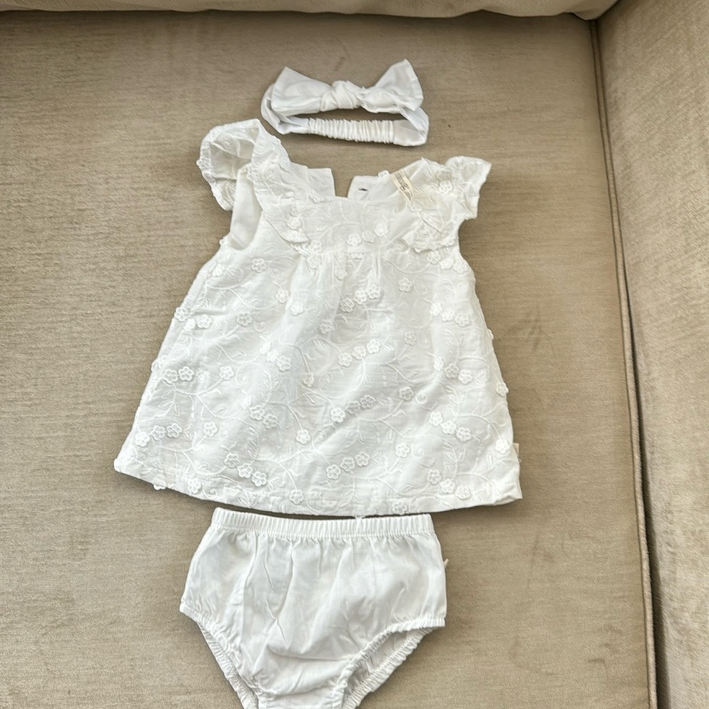 White dress bloomer and bow set